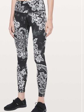 Lululemon Wunder Under Black & White Floral Leggings #W5BOKS size 4